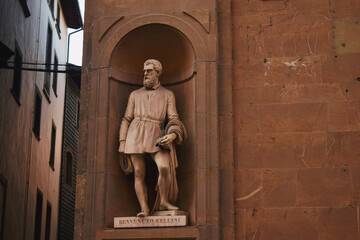 Monumental statue of Benvenuto Cellini, Florence