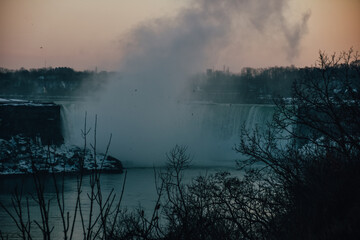 Foto de las Cataratas del Niagara en Niagara Falls, Canadá.