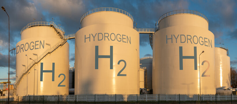 Liquid hydrogen tanks-vision of the future.3d illustration