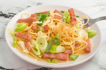 白葱とベーコンのパスタ