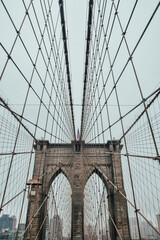 Foto del Puente de Brooklyn en Manhattan, Nueva York, Estados Unidos.