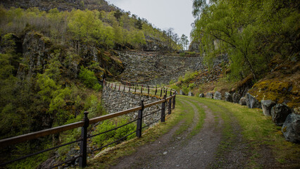 Fototapeta na wymiar Stara Droga Królewska w okolicach Leardal w Norwegii