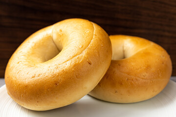 Ring-shaped thick bread plain bagel