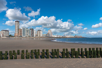 Strand und Stadtbild von Vlissingen. Provinz Zeeland in den Niederlanden