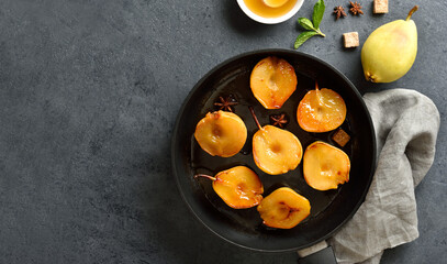 Vanilla poached pears