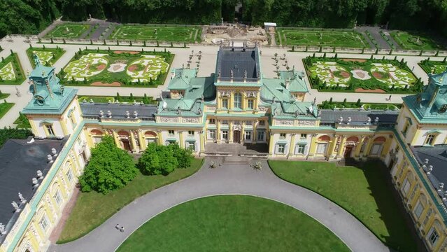 Drone shots of the baroque royal palace in Warsaw
