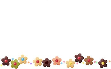 一列に並んだカラフルなお花のクッキー 白背景 イラスト素材 色違い・差分あり