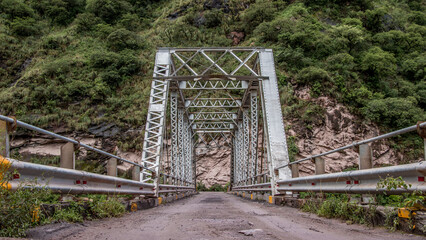 Puente de metal