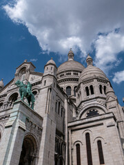 Fototapeta na wymiar Basilique du Sacré-Cœur de Montmartre à Paris