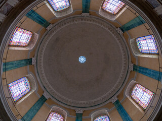 Obraz premium Intérieur du dôme de la Chapelle Saint Joseph de la Grave à Toulouse 