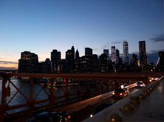 Fototapeta na wymiar Skyline de Nueva York al anochecer