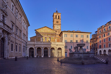 Obraz premium Basilica di Santa Maria in Trastevere, romanesque styled church in Trastevere, Rome 