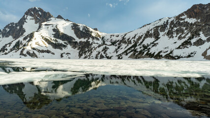 Alpine lake with Mountain reflection in Sawtooth Mountains, Idaho 