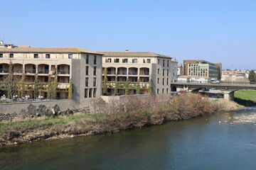 Fototapeta na wymiar La rivière Aude dans la ville, ville de Carcassonne, département de l'Aude, France