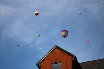 Fototapeta na wymiar hot air balloon in the sky