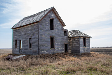 Fototapeta na wymiar Abandoned farm house