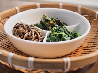 한국전통음식 어린깻잎, 고사리, 봄나물