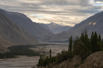 Obraz premium Karakoram high mountain hills. Nature landscape background, Skardu-Gilgit, Pakistan. Travel on holiday vacation.