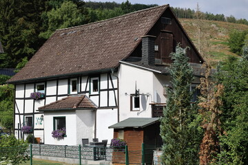 Fototapeta na wymiar Historisches Gebäude in Volkringhausen, einem Ortsteil der Stadt Balve im Sauerland
