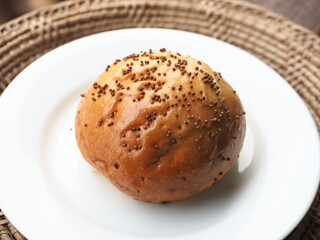perilla seed bread bun