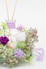 薔薇のプリザーブドフラワーと造花で作ったアロマディフューザー