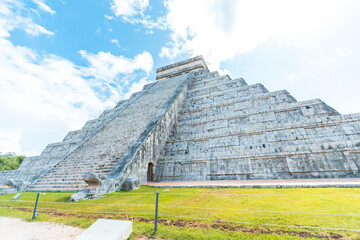 Kukulcan El Castillo pyramid in Chichen Itza. Mayan ruins  in Mexico