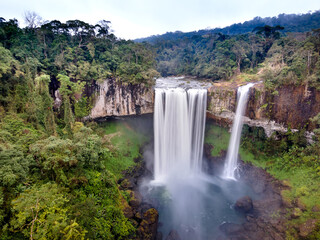 Obraz premium An image of the majestic waterfall K50 in Pleiku, Gia Lai province, Vietnam