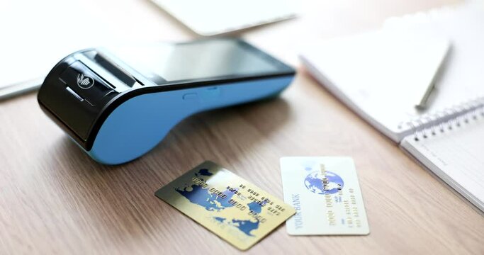 Credit card reader and credit card us tole