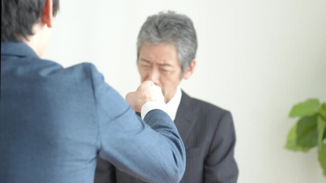 怒られるシニア