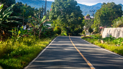 the road to motoling with beautiful scenery