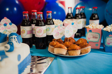christmas table setting with christmas decorations