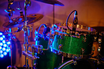 Schlagzeug grün Teilansicht