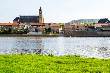 Fototapeta premium Rettel an der Mosel am Chemin de la Moselle / Frankreich