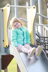 Petite fille de 4 ans en ballade