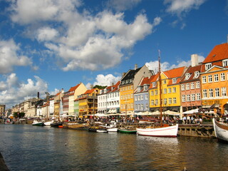 Fototapeta na wymiar Along Copenhagen canal, Denmark