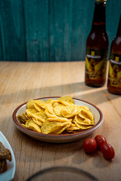 nachos con queso y cherris