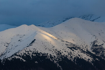 Fototapeta na wymiar Sunset over the winter Tatra Mountains