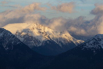 Fototapeta na wymiar Sunset over the winter Tatra Mountains
