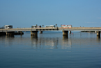 朝の松江大橋