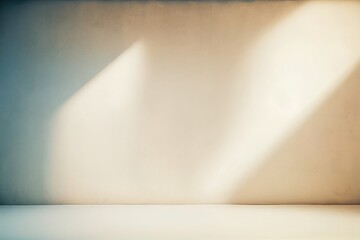 fond texturé beige vide pour présentation, sol et mur avec lumière douce du soleil