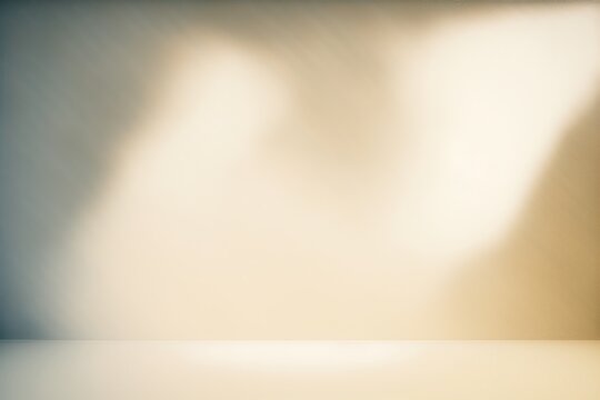 fond textur&eacute; beige vide pour pr&eacute;sentation, sol et mur avec lumi&egrave;re douce du soleil