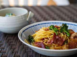 生ハムと土筆とブロッコリーのパスタ