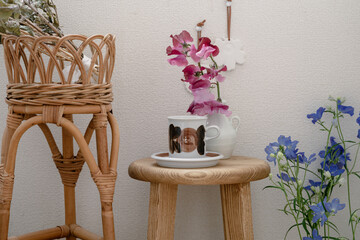 花と北欧の食器でコーヒーの時間