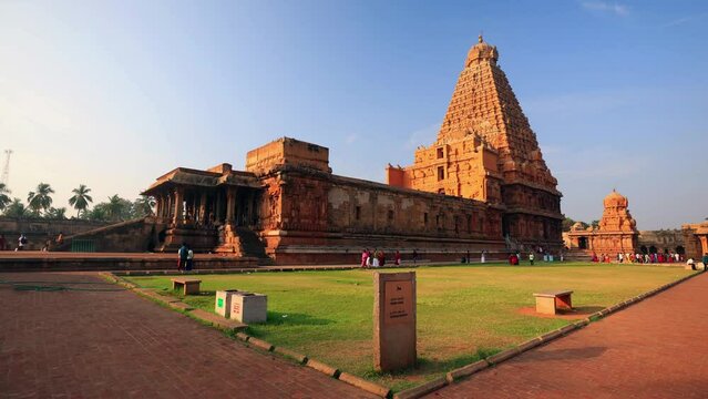 Ancient Brihadeeswarar Temple or Big Temple. Brihadishvara Rajesvara Peruvudaiyar built by 10th century king RAJA RAJA CHOLAN.. UNESCO World Heritage