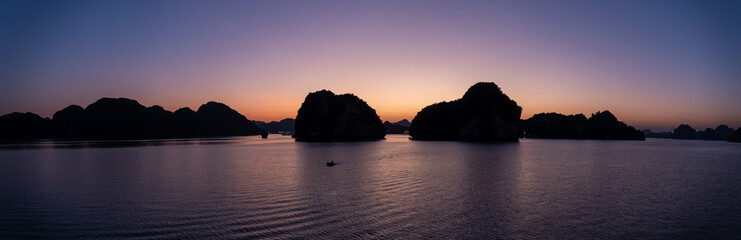 Panoramic view on amazing sunset at Ha Long Bay. South China Sea, Vietnam, Asia - 581703101