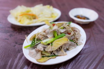 Sliced Pork Belly with Garlic Sauce