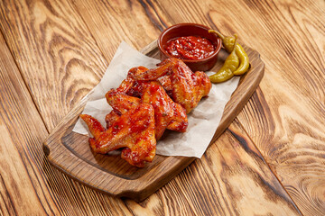 grilled chicken wings with sauce