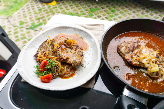 Zwiebelsauce 이미지 – 찾아보기 71 스톡 사진, 벡터 및 비디오 | Adobe Stock