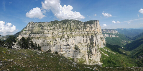 Paysage du Massif du Vercors au printemps , Cirque d' Archiane ,  Drôme. 