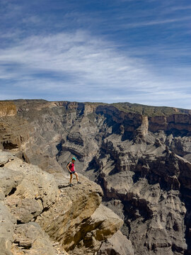 Women hiking the balcony walk, Jabal Shams, the Grand Canyon of Oman.